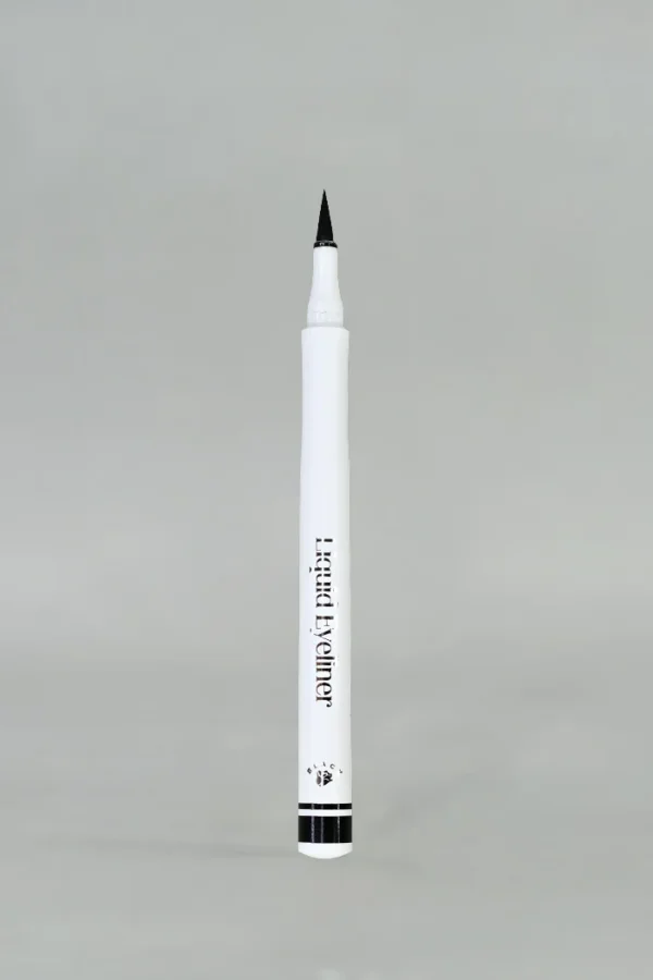 Delineador líquido negro