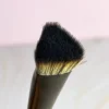 Brocha triangular doble para Base y Corrector Elaya